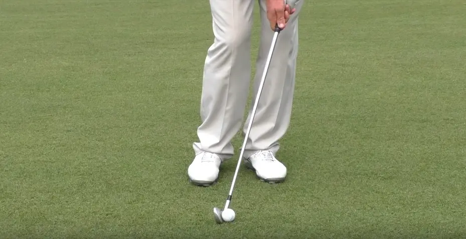 How To Swing A Golf Club Image
